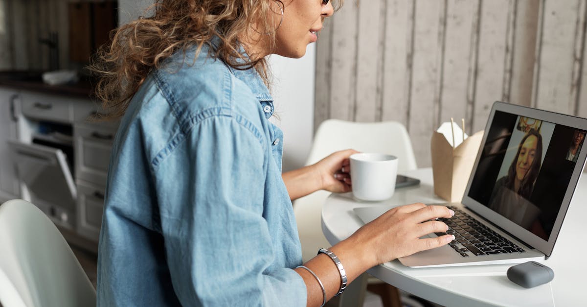 How To Stay Safe On Random Video Chat Sites: 10 Smart Habits For Worry-Free Connections (2026)